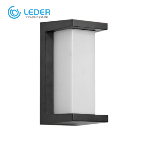 Svetlé vonkajšie nástenné svietidlo LEDER s výkonom 15 W