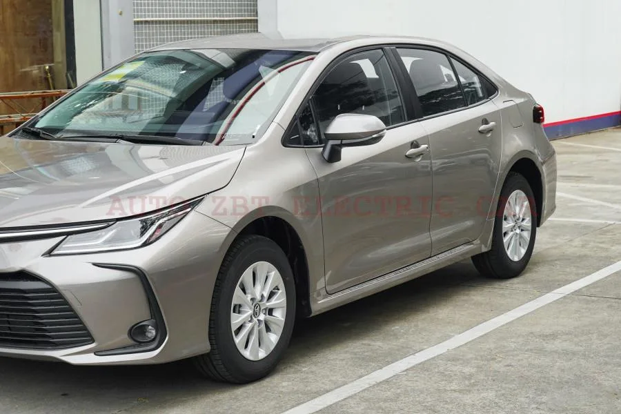 High Speed Corolla Sedan Preheating Private Car Gasoline Vehicle