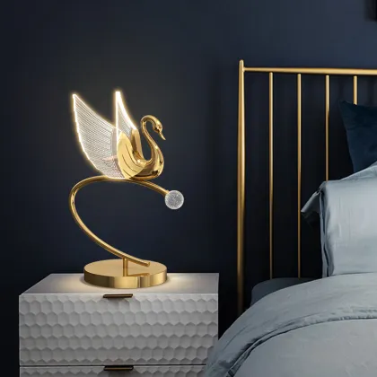 Modern Golden Metal Acrylic Bedside Table Lamp for Hotels