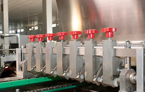 Servo dough depositor for snack cakes--YuFeng