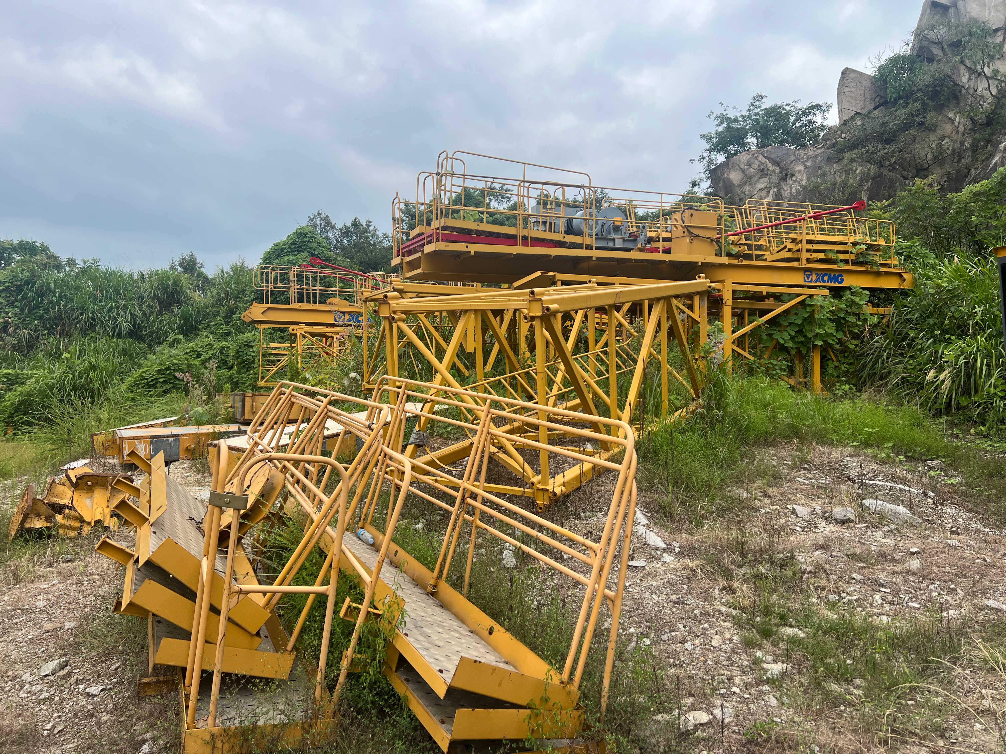 xcmg-used-tower-crane-fixed-on-site