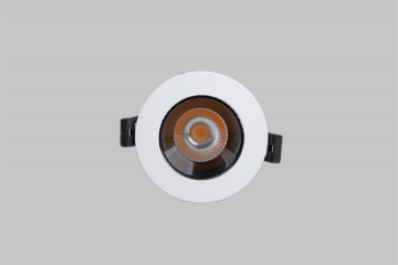 Round recessed LED spotlight
