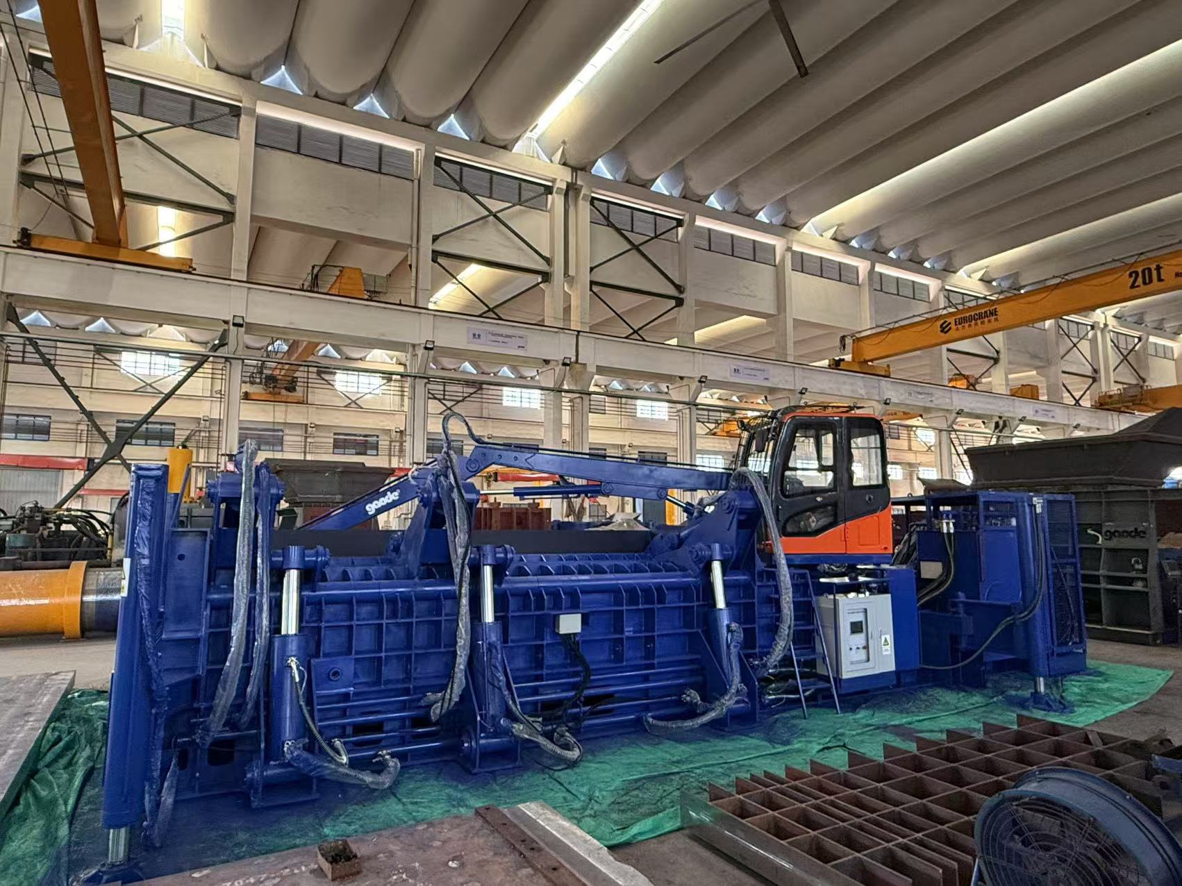 Popular Scrap Car Body Mobile Press Baling Machine