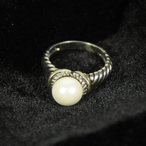 Cincin Pearl Platinum Engagement