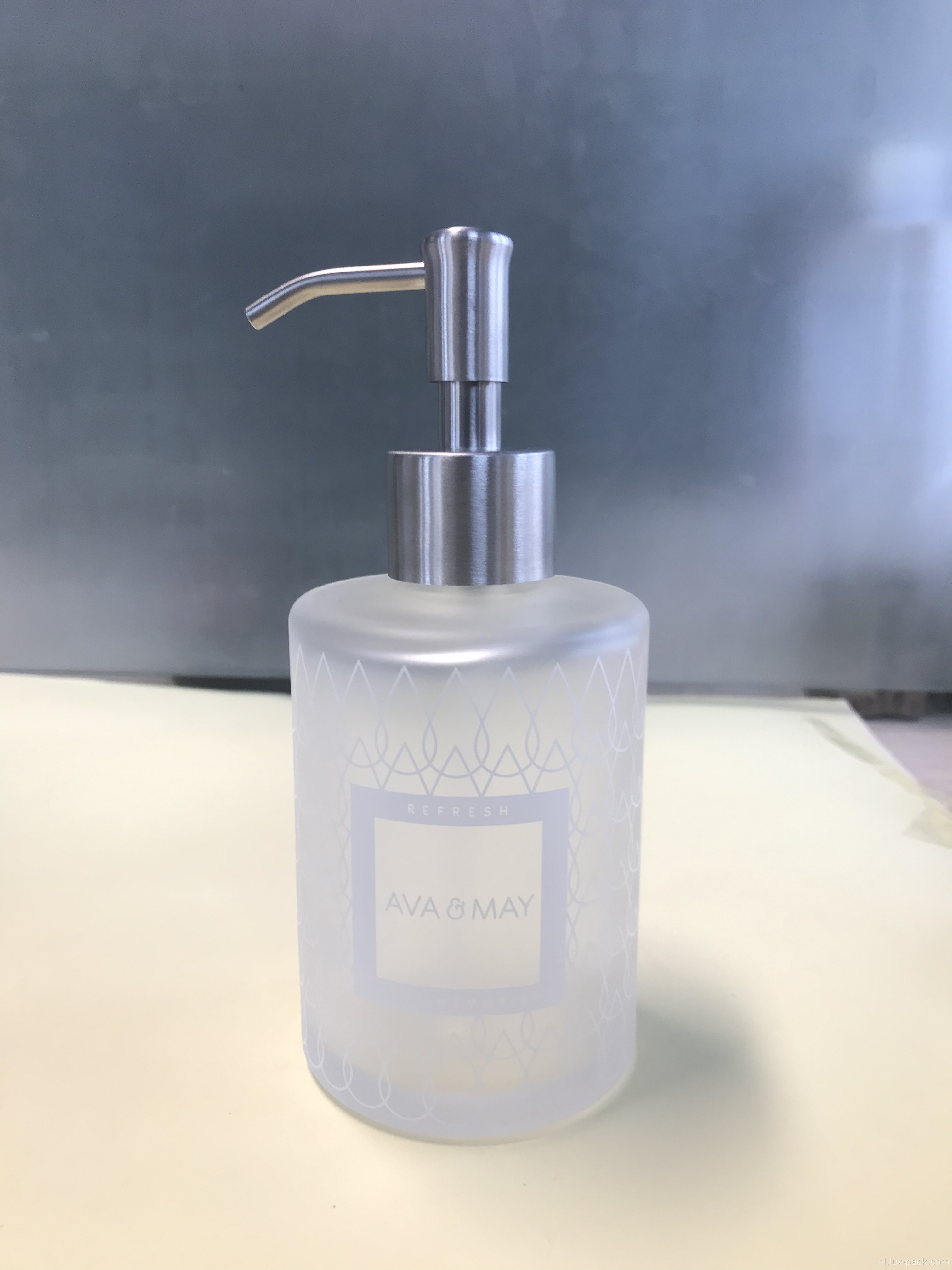 Groothandel Luxe Glass Frosted Refilleerbare 250 ml Lotion Lotion vloeistof Soap Metalen Dispenser Pompglasfles