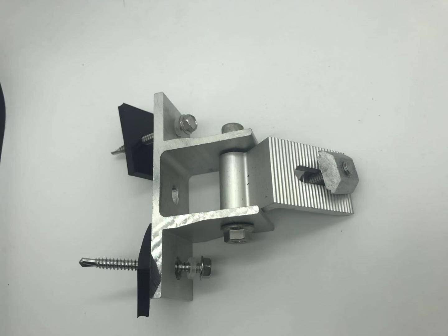 Aluminum rooftop adjustable solar mounting system
