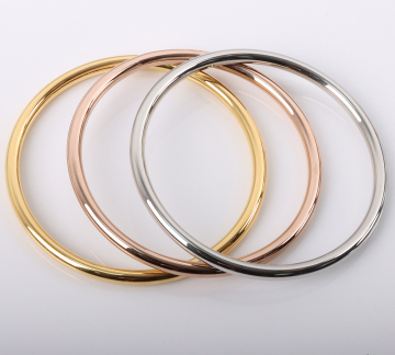 Stylish 3 mm goldfarbener Edelstahl -Rundkreis Armband für Frauen - Einfaches und dünnes Drahtdesign