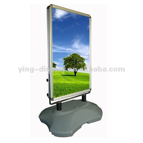 Guangzhou OEM Aluminum Advertising Stand Water Bottle Display Stands