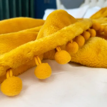 Amazon Popular Pompom Blanket Soft Warm Flannel Coral Fleece Gift Throw Blanket with Pompom Fringe