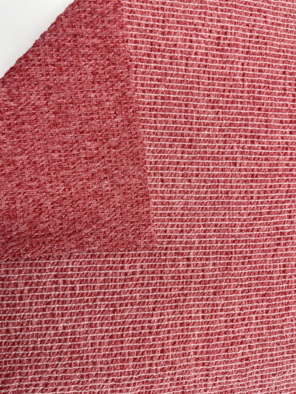69% poliéster 27% linho 4% tecido com textura elastano