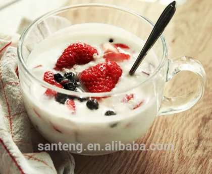 Pot-bellied oats cup a cup of milk for breakfast