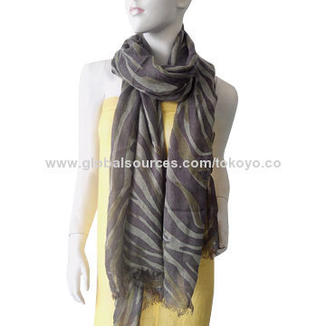 Polyester scarf with allover printing, size of 180*70+1.5cm, nice texture, animal color