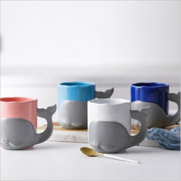 Aangepaste cartoon leuke creatieve keramische walvismok voor koffie en ontbijt
