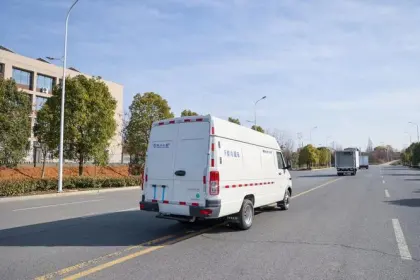 IVECO Refrigerator cooling van Refrigerated Box Truck