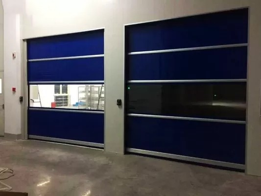 Fast rolling door for Cargo shower room