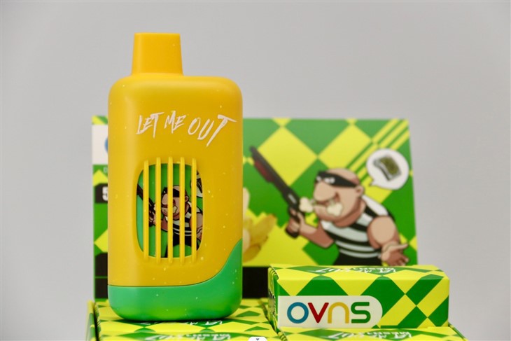 Ovns بالجملة 5000 نفخة يمكن التخلص منها Vape 1500mAh بطارية