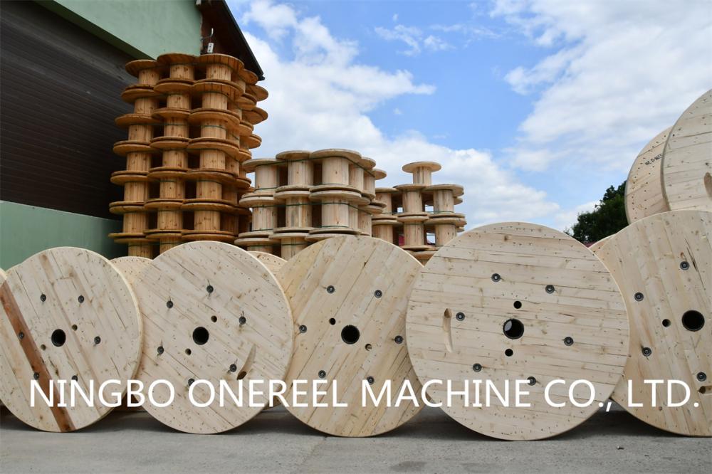 WOODEN CABLE REELS