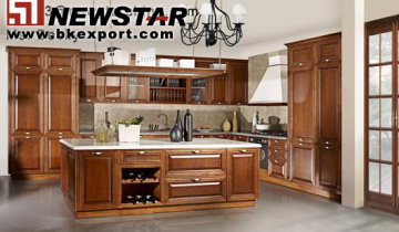 Wooden kitchen furniture with bench top