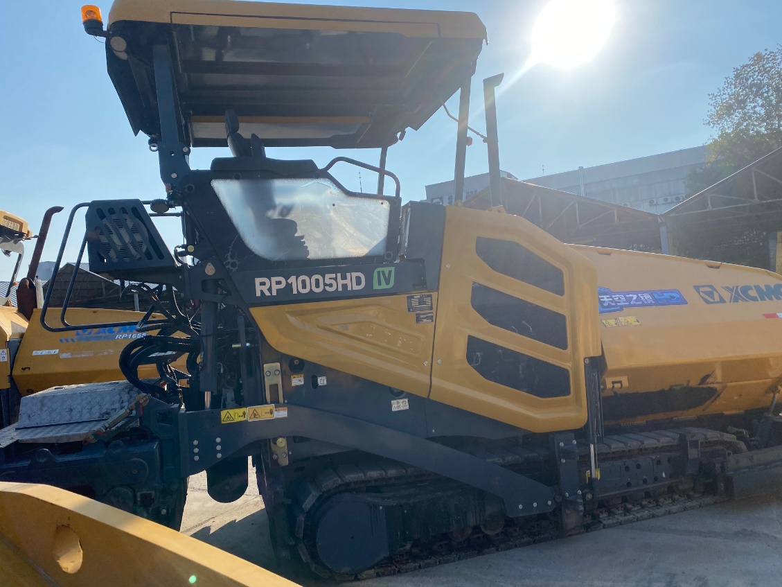 XCMG Concrete Paver RP1005KDIV Versatile Form Paver