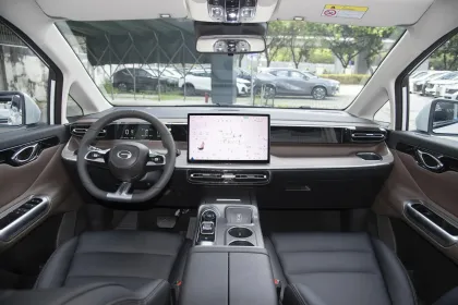 Best Family Electric Car for 2024 Trumpchi E8 Honor Series 2.0ATK Honor Edition MPV