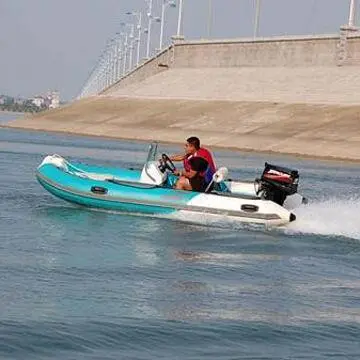 Rigid Inflatable PVC Boat with 6 Maximum Person Capacity