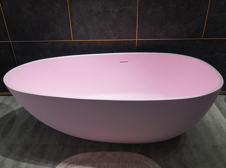 Baignoire en acrylique de forme d'oeuf rose autonome