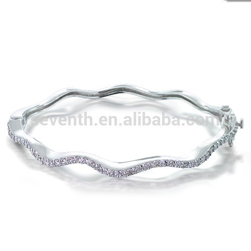 Latest Design Fashion Bangle Bracelet with Rhodium Plated CZ Diamond