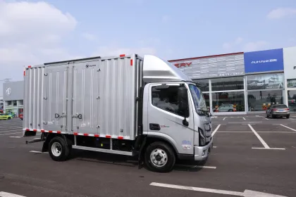 Temperature Controlled Van Truck for Transport