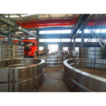 การกลึงหยาบ 14000Kg แหวนลูกกลิ้งเหล็กหลอม
