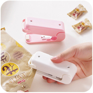 1pc mini Colorful Portable Handheld Household Electronic Mini Heat Sealing Machine Plastic Food Snacks Bag Packing Sealer Tool