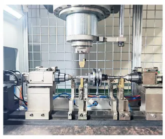 Automatic straightening machine for crankshaft