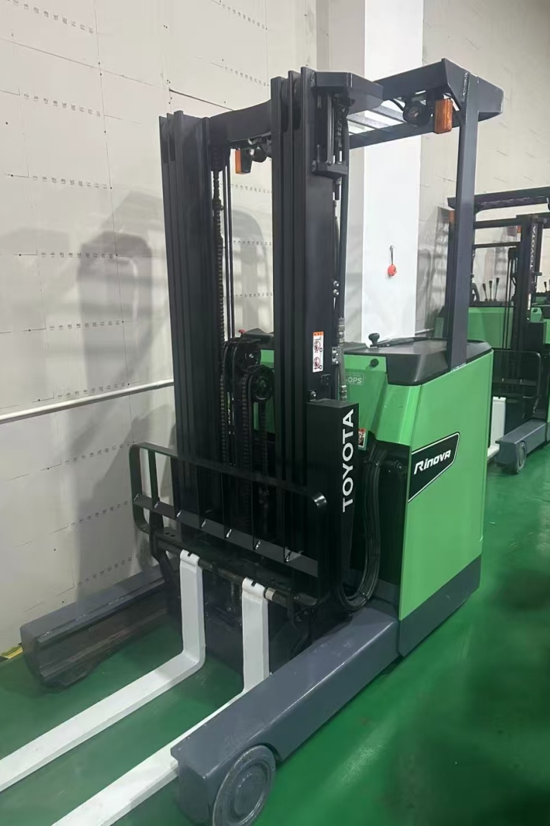 Toyota Electric Forklift Truck