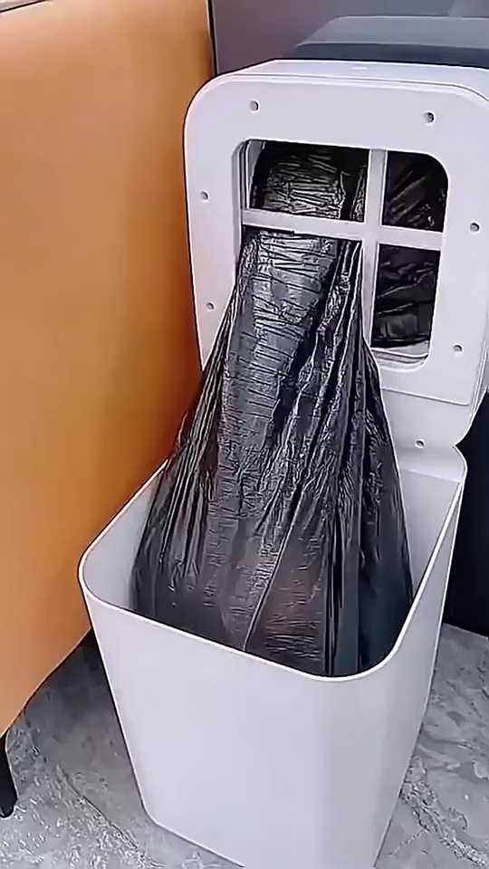 High Capacity Smart Trash Can with Auto Lid Open Bathroom Solution