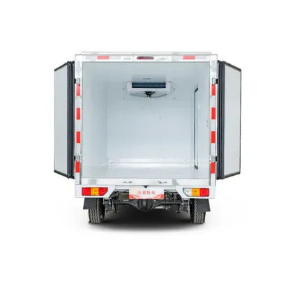 Wuling Yangguang photoelectric truck refrigerated truck