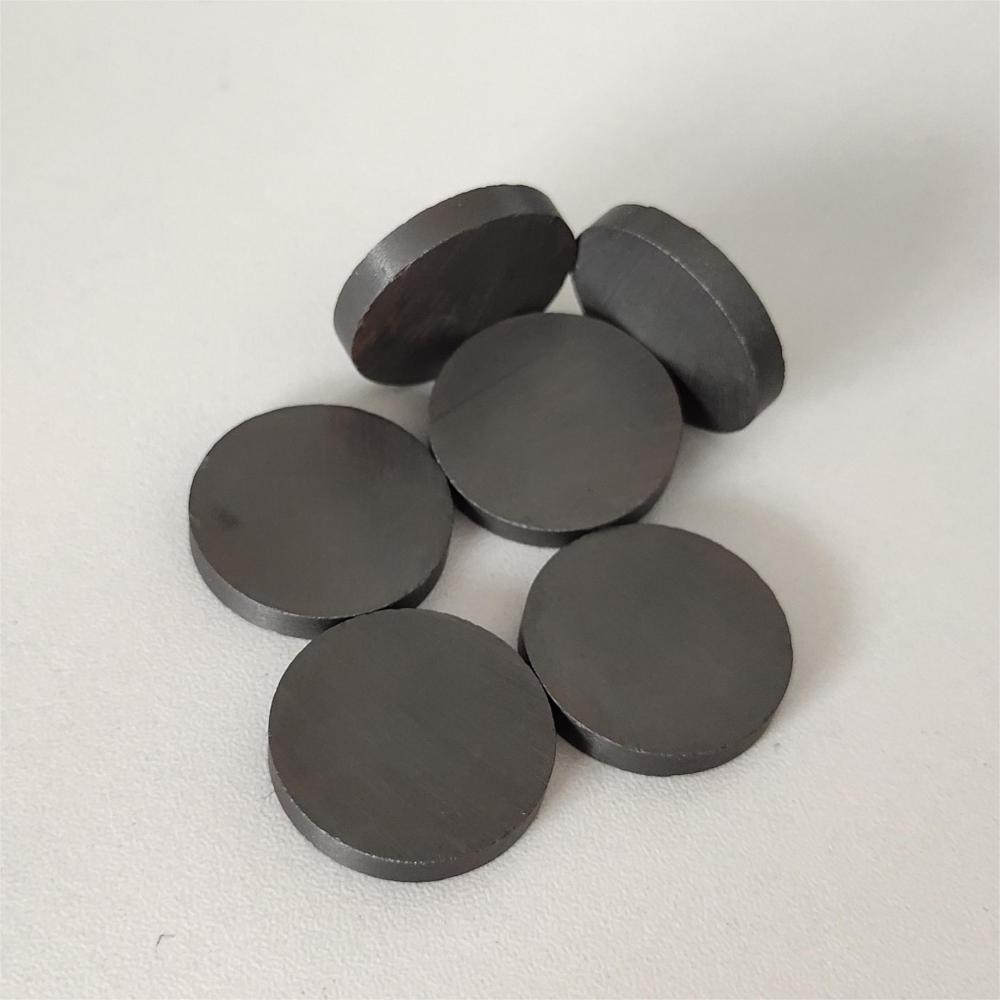 Schwarze Ferrit -Kreisscheiben -Magnete Keramische Magnetknöpfe