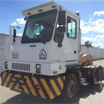 2024 Sinotruk Howo 4X2 300Hp Euro 2 Diesel Port Terminal Tractor Truck