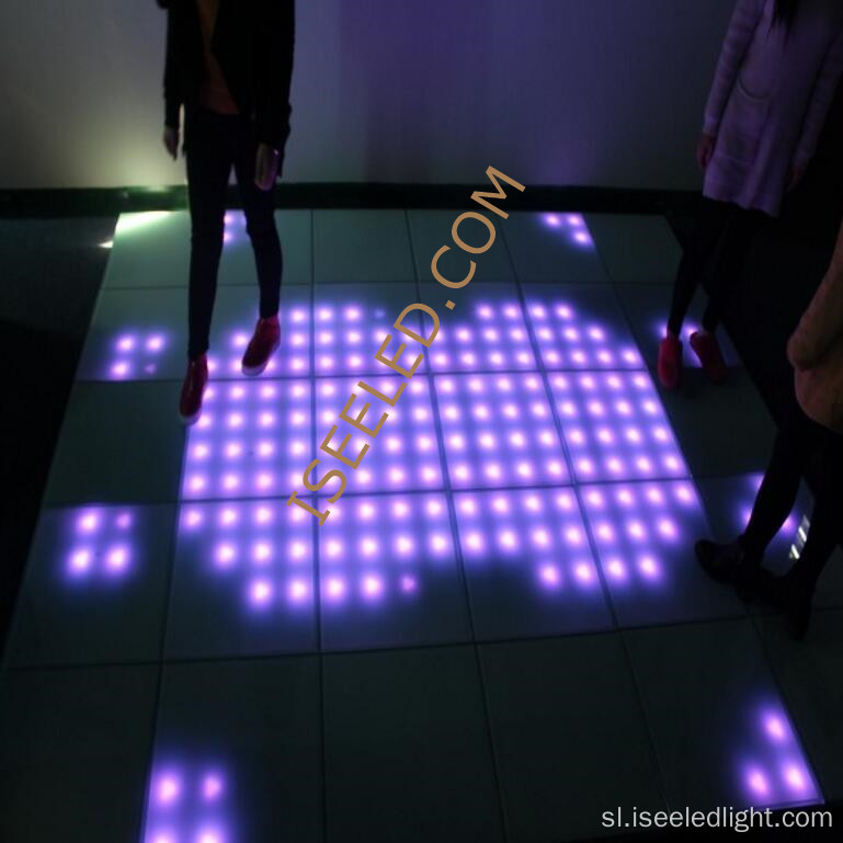 Glasbeno interaktivno LED nadstropje za oder