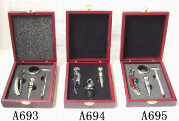 logo wine accessories