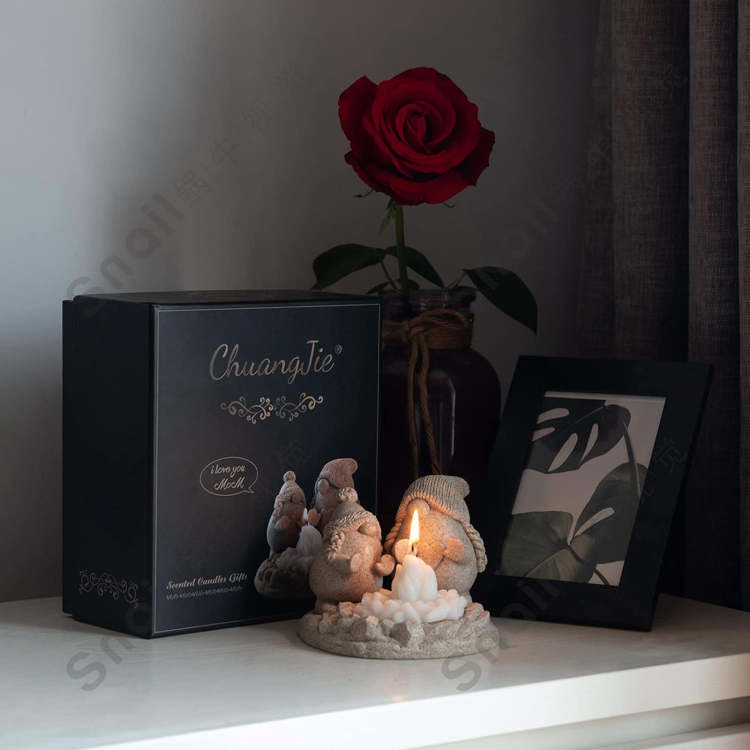 Aesthetic Pine Scented Candle with Delicate Fragrance