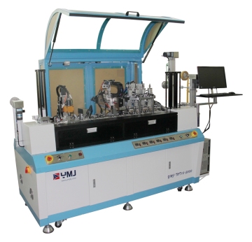Eine Hohlraumfräsmaschine und Einbettmaschine