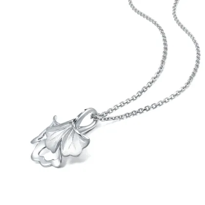 Elegant Ginkgo Leaf Pendant Necklace in PT950 Platinum