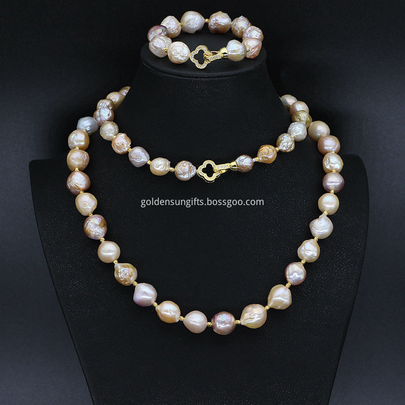 unique pearl necklace