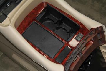 Alphard and vellfire armrest box with refrigerator