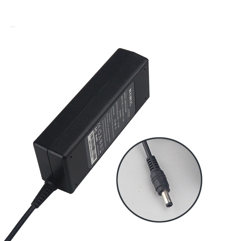 Adaptador de energia para notebook ASUS 90W AC