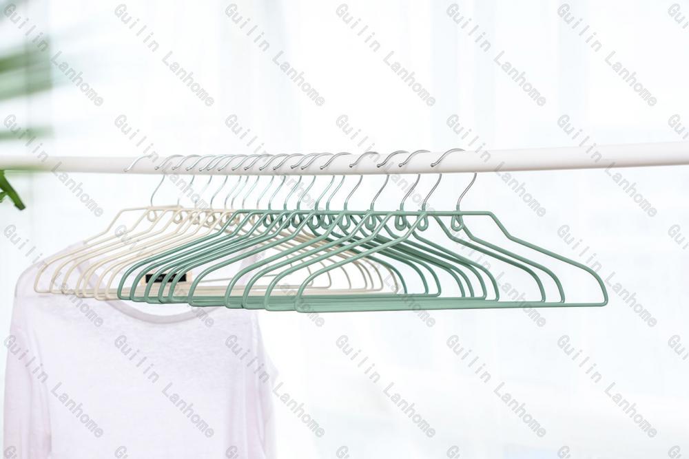 Metal Hangers Pvc Shiny Finish Pm115