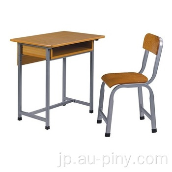 シングルセットの机と椅子