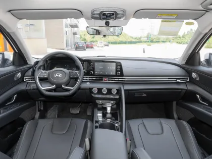 Hyundai Elantra 1.5L sedan car