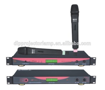 TX- Serie sprofessional UHF Wireless Microphone Handheld Microphone Karaoke Microphone