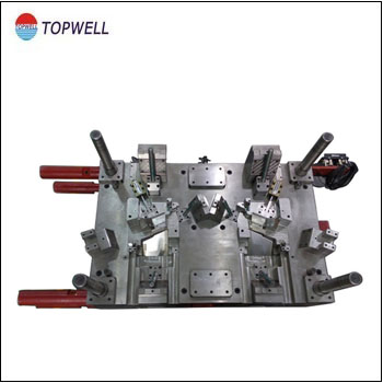 Plastic injection mold