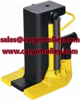 Hydraulic jack mounting